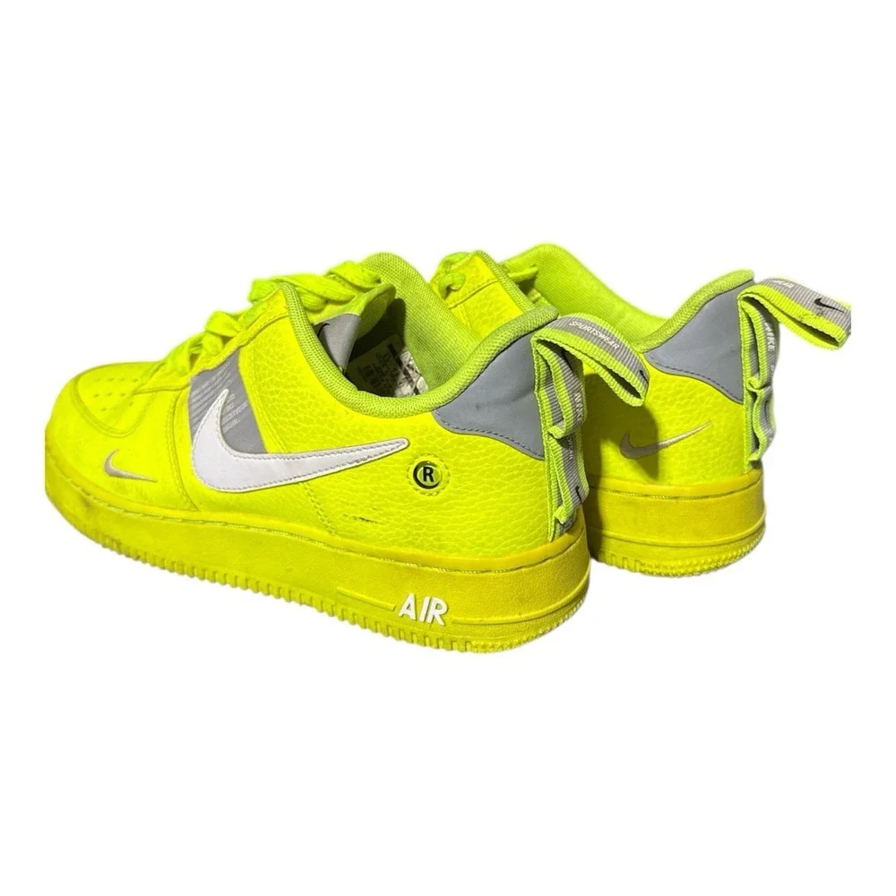 🇺🇸Nike Air Force Size 8.5 1 '07 LV8 Volt (a bright, striking yellow-green).‎